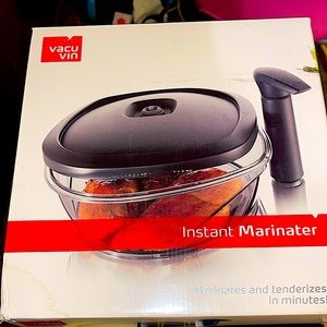 Vacuvin meat marinater